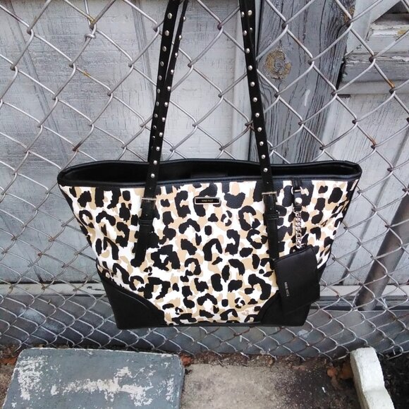 Large Shoulder Tote Handbag - Picture 3 of 16